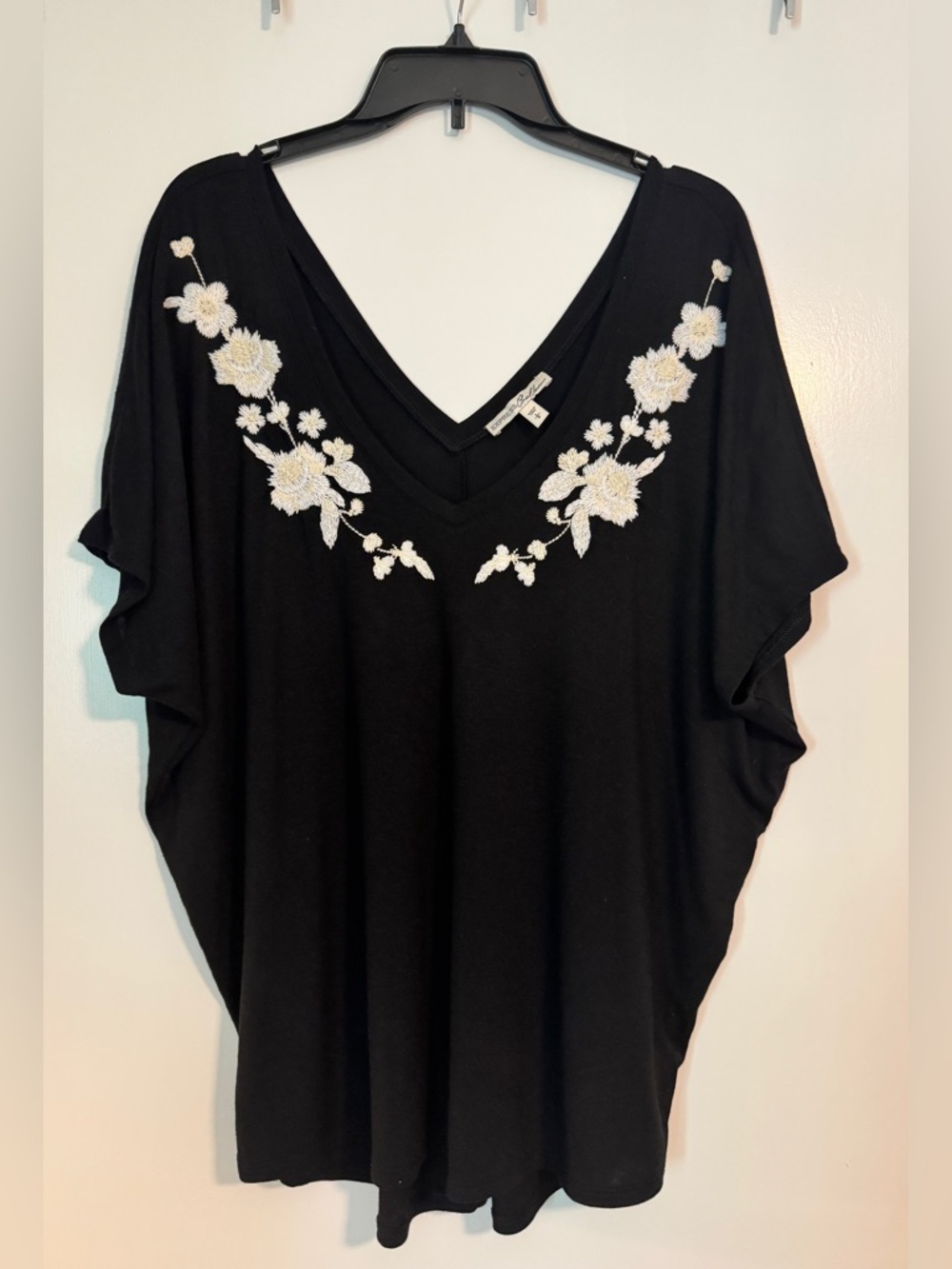 Women’s Express double v-neck top size large